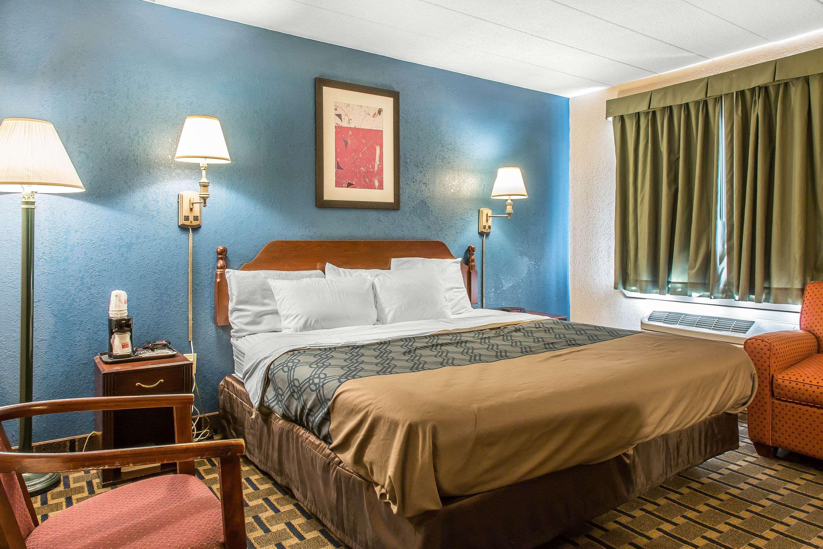 Econo Lodge Cranston - Providence Buitenkant foto