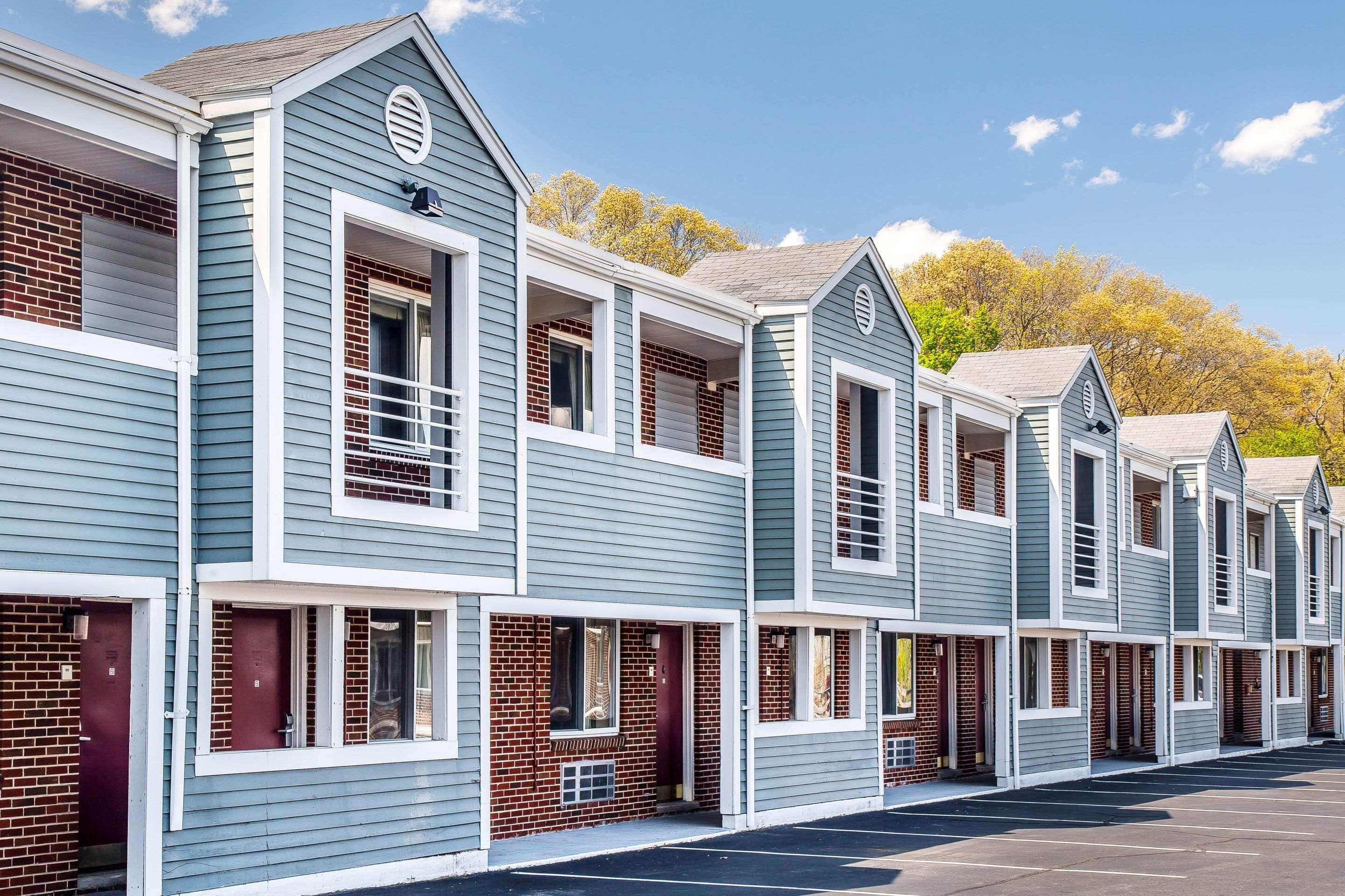Econo Lodge Cranston - Providence Buitenkant foto