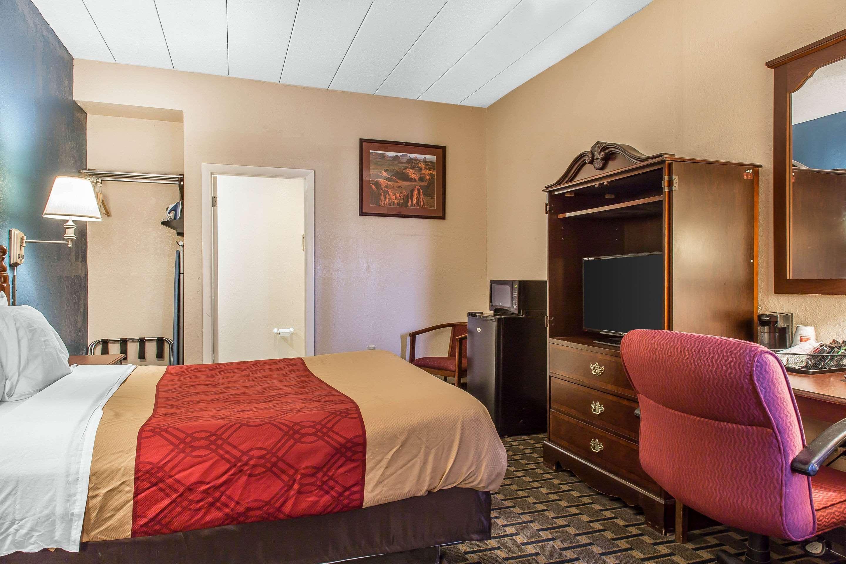 Econo Lodge Cranston - Providence Buitenkant foto