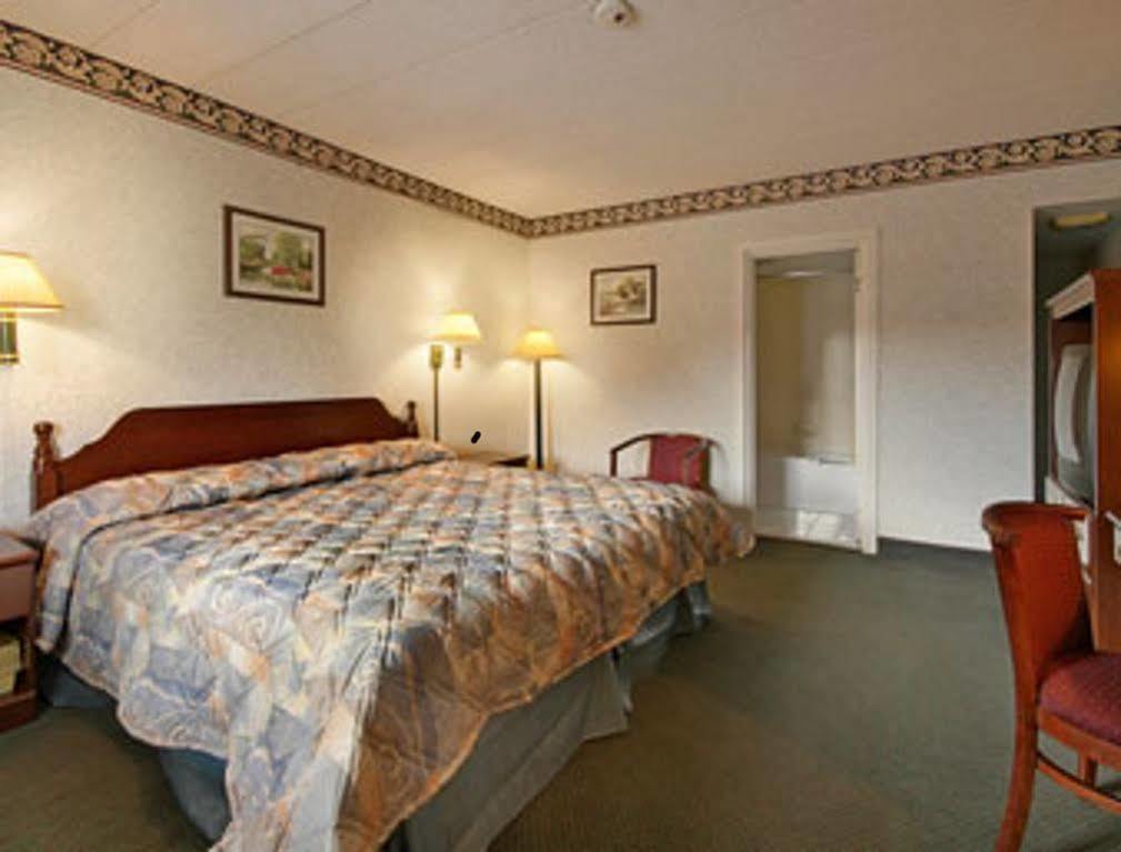 Econo Lodge Cranston - Providence Buitenkant foto